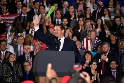 Ron DeSantis se retrage din cursa pentru nominalizarea republicana si il va sustine pe Trump. Ce mai poate face Nikki Haley?