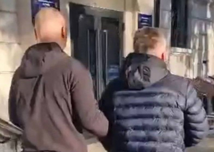 Doi barbati - retinuti pentru 72 de ore, dupa ce au facut mai multe escrocherii in capitala. Ce le spuneau oamenilor, dupa ce ii telefonau Doi barbati - retinuti pentru 72 de ore, dupa ce au facut mai multe escrocherii in capitala. Ce le spuneau oamenilor, dupa ce ii telefonau