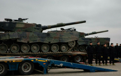 O tara din NATO a anuntat oficial ca vrea sa cumpere ”un batalion” de tancuri de tip Leopard 2. Se invecineaza cu Belarus
O tara din NATO a anuntat oficial ca vrea sa cumpere ”un batalion” de tancuri de tip Leopard 2. Se invecineaza cu Belarus