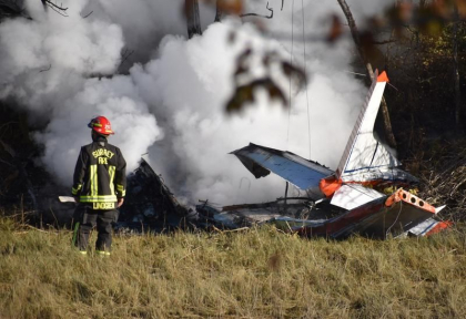Un avion care transporta muncitori catre o mina de diamante s-a prabusit in nord-vestul Canadei. 10 persoane au murit