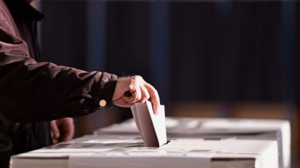 Unele tari au decis sa-i amendeze drastic pe cetatenii care nu voteaza. Liderii sunt ingrijorati de o prezenta scazuta la alegeri