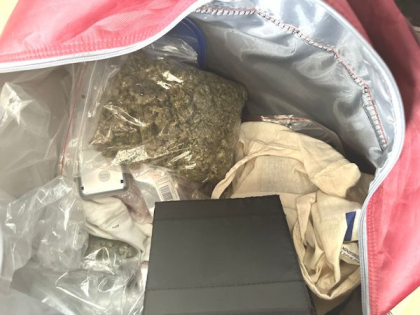 Marijuana, cocaina, heroina, in valoare de 2 milioane de lei, gasite la doi iubiti. Cinci tineri, printre care un ucrainean si un sportiv de performanta, trimisi in judecata