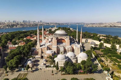 Reactii puternice in Turcia impotriva biletului de intrare de 25 de euro la Hagia Sofia Reactii puternice in Turcia impotriva biletului de intrare de 25 de euro la Hagia Sofia