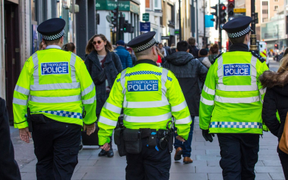 Un barbat a fost impuscat mortal de politia din Londra. El „ameninta oamenii cu arbaleta”
Un barbat a fost impuscat mortal de politia din Londra. El „ameninta oamenii cu arbaleta”