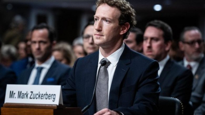 Zuckerberg isi cere scuze familiilor afectate de abuzuri online. Senator: „Aveti mainile patate cu sange” Zuckerberg isi cere scuze familiilor afectate de abuzuri online. Senator: „Aveti mainile patate cu sange”