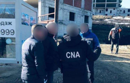 Prejudiciu de 1,2 milioane de lei: CNA a efectuat verificari la un complex de blocuri locative din orasul Codru - FOTO