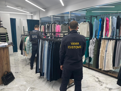Haine si incaltaminte de brand, aduse din Turcia si vandute ilegal in Moldova - VIDEO