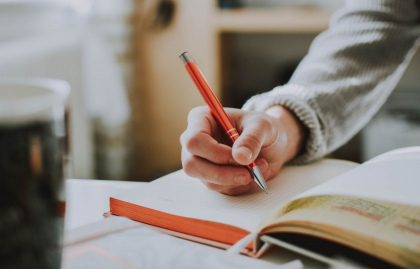 Ministerul Educatiei: Cetatenii care isi doresc sa invete limba romana, o pot face gratuit 