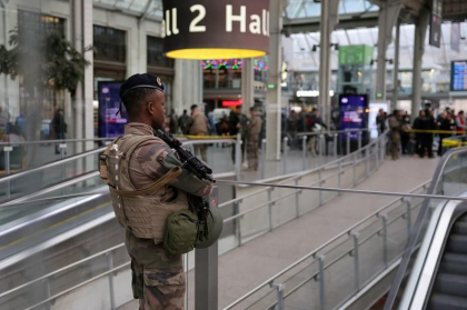 Atac la Paris. Trei persoane au fost injunghiate intr-o gara aglomerata
Atac la Paris. Trei persoane au fost injunghiate intr-o gara aglomerata