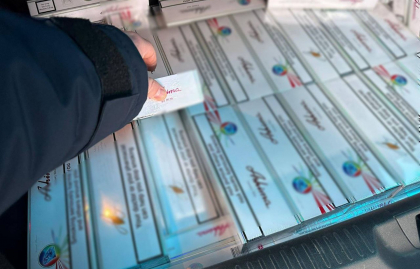 Plan esuat pentru un moldovean de 25 de ani care a ascuns circa doua mii de pachete de tigari, in automobil - FOTO Plan esuat pentru un moldovean de 25 de ani care a ascuns circa doua mii de pachete de tigari, in automobil - FOTO