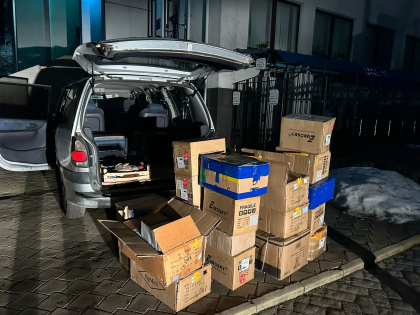 Un barbat, prins in flagrant in timp ce transporta ilegal huse pentru telefoane mobile si haine pe care le aducea din regiunea transnistreana - VIDEO