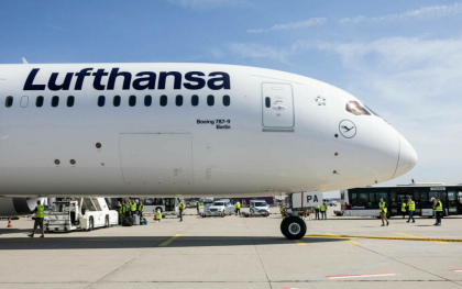 Personalul de la sol al Lufthansa intra miercuri in greva. Mii de zboruri vor fi din nou afectate Personalul de la sol al Lufthansa intra miercuri in greva. Mii de zboruri vor fi din nou afectate