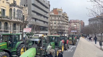 Fermierii din Spania au blocat circulatia pe mai multe autostrazi - VIDEO Fermierii din Spania au blocat circulatia pe mai multe autostrazi - VIDEO
