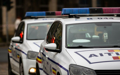 Tragedie la Brasov. Un tanar si-ar fi ucis ambii parinti, apoi s-ar fi autodenuntat la politie Tragedie la Brasov. Un tanar si-ar fi ucis ambii parinti, apoi s-ar fi autodenuntat la politie