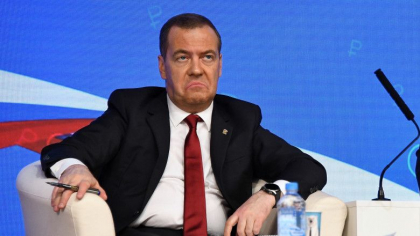 Reactia furioasa a lui Medvedev dupa ce Zelenski a numit sef al armatei ucrainene un general nascut in Rusia Reactia furioasa a lui Medvedev dupa ce Zelenski a numit sef al armatei ucrainene un general nascut in Rusia