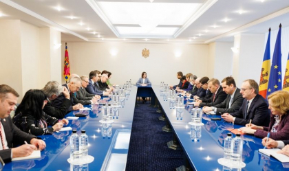 Maia Sandu a discutat cu ambasadorii acreditati in tara noastra despre referendumul de aderare la UE - FOTO