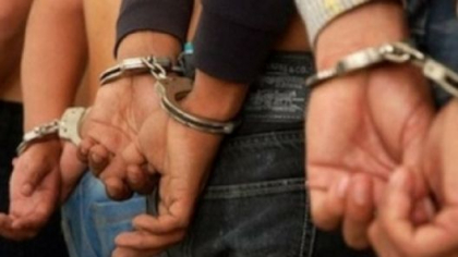 Furturi de 300 mii de lei dintr-un magazin de telefoane mobile din Ialoveni. Patru barbati, plasati in arest preventiv. Doi minori, implicati