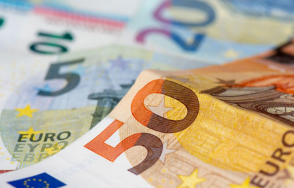 Curs valutar BNM pentru 13 februarie. Cat costa astazi un euro si un dolar - FOTO