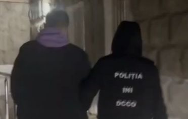 Afacere cu droguri pe Telegram. Doi barbati au fost retinuti pentru 72 de ore, iarunul dintre ei a fost plasat in arest - VIDEO Afacere cu droguri pe Telegram. Doi barbati au fost retinuti pentru 72 de ore, iarunul dintre ei a fost plasat in arest - VIDEO