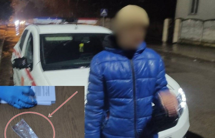 Un tanar din Chisinau - prins cu droguri de catre carabinieri 