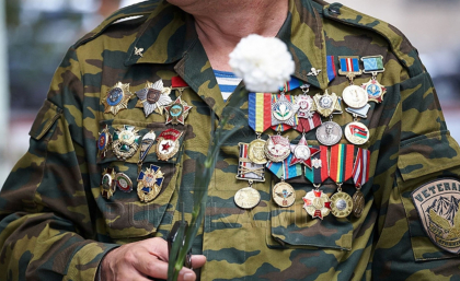 Indemnizatii mai mari pentru vaduvele de razboi, copiii si parintii veteranilor
Indemnizatii mai mari pentru vaduvele de razboi, copiii si parintii veteranilor