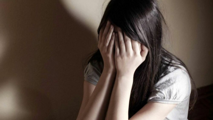 Scene de cosmar pentru o adolescenta de 14 ani. A fost exploatata sexual de un cioban din Criuleni, iar pentru a nu fugi a fost rasa pe cap