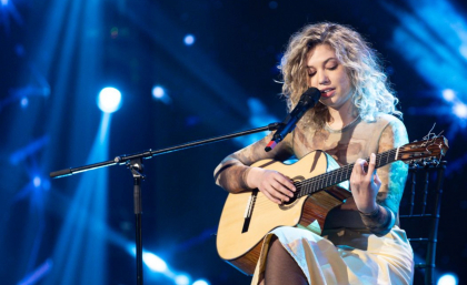O moldoveanca de 21 de ani a cucerit juriul de la Romanii au Talent. Cine este Virginia Rusu - VIDEO
O moldoveanca de 21 de ani a cucerit juriul de la Romanii au Talent. Cine este Virginia Rusu - VIDEO