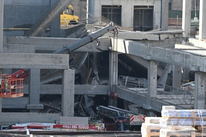 Trei romani au fost raniti intr-un accident in constructii in Italia. Trei persoane au murit Trei romani au fost raniti intr-un accident in constructii in Italia. Trei persoane au murit