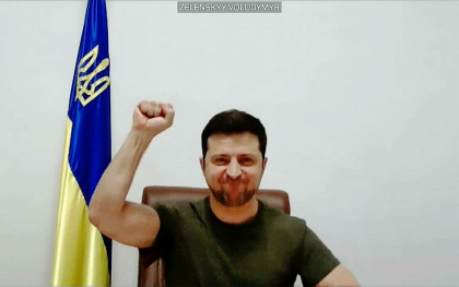Ucraina afirma ca, intr-o singura zi, a distrus 3 avioane de lupta ale Rusiei in valoare de peste 100 de milioane de dolari
Ucraina afirma ca, intr-o singura zi, a distrus 3 avioane de lupta ale Rusiei in valoare de peste 100 de milioane de dolari