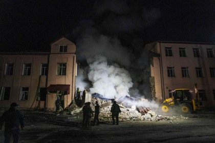 Rusii au bombardat Kramatorsk in Ucraina. Mai multe persoane sunt cautate sub daramaturile unei case