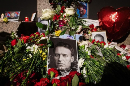 „Navalnii a murit mult mai devreme”. Un detinut de la „Lupul polar” crede ca opozantul rus a murit inca de pe 15 februarie. In dimineata zilei de 16 s-ar fi aflat deja despre decesul acestuia
