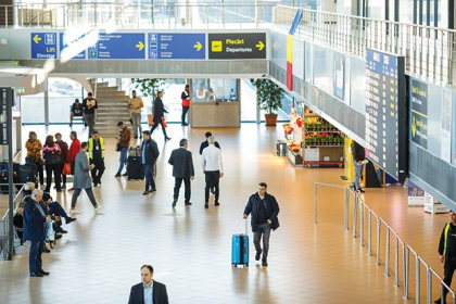 A expirat termenul de depunere a ofertelor pentru participarea la licitatia spatiilor comerciale din cadrul Aeroportului Chisinau, insa va fi organizata alta. Spinu: „Preliminar, procesul a fost sabotat”