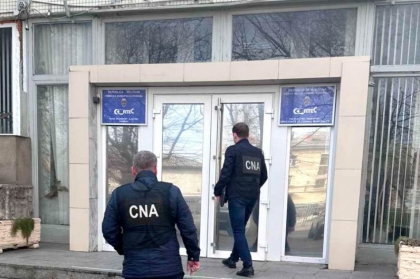CNA a descins perchezitii la Regia Transport Electric. Vice-directorul si contabilul-sef din cadrul intreprinderii - banuiti in dosarul de fraudare a achizitiilor publice - VIDEO CNA a descins perchezitii la Regia Transport Electric. Vice-directorul si contabilul-sef din cadrul intreprinderii - banuiti in dosarul de fraudare a achizitiilor publice - VIDEO