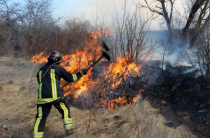 Alarmant. Peste 110 hectare de teren au ars in urma incendiilor de vegetatie, in ultimele 24 de ore. Ce spune IGSU