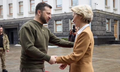 Ursula von der Leyen merge sambata la Kiev, la implinirea a doi ani de la lansarea invaziei ruse
Ursula von der Leyen merge sambata la Kiev, la implinirea a doi ani de la lansarea invaziei ruse