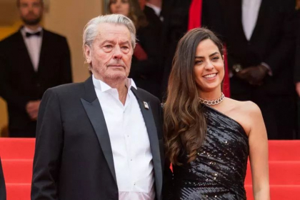 Perchezitie la casa lui Alain Delon: 72 de arme de foc si peste 3.000 de cartuse confiscate de jandarmi Perchezitie la casa lui Alain Delon: 72 de arme de foc si peste 3.000 de cartuse confiscate de jandarmi