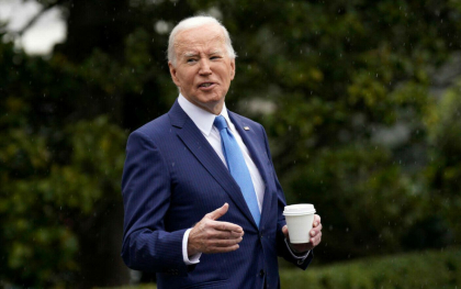 Medicul Casei Albe anunta ca Joe Biden "continua sa fie apt" pentru functia de presedinte al SUA
Medicul Casei Albe anunta ca Joe Biden "continua sa fie apt" pentru functia de presedinte al SUA