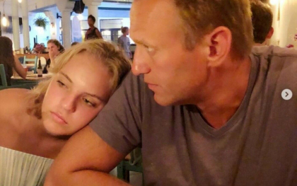Fiica lui Navalnii isi ia ramas bun de la tatal sau intr-un mesaj emotionant: Ai fost si vei ramane mereu eroul meu - FOTO
Fiica lui Navalnii isi ia ramas bun de la tatal sau intr-un mesaj emotionant: Ai fost si vei ramane mereu eroul meu - FOTO