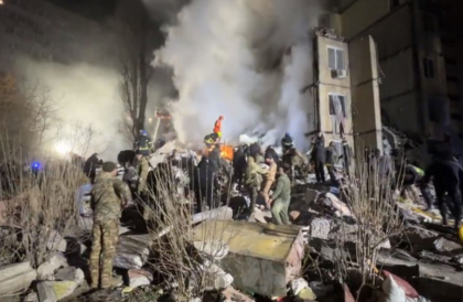 Doi morti si opt raniti dupa ce o drona a rusilor a lovit o cladire rezidentiala din Odesa Doi morti si opt raniti dupa ce o drona a rusilor a lovit o cladire rezidentiala din Odesa
