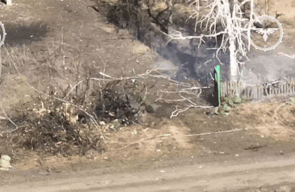 Imagini cumplite de pe frontul de la Avdiivka. Soldati rusi facuti bucati: ucrainenii trag cu tunul de pe Bradley direct in ei - VIDEO Imagini cumplite de pe frontul de la Avdiivka. Soldati rusi facuti bucati: ucrainenii trag cu tunul de pe Bradley direct in ei - VIDEO