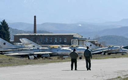 De teama Rusiei, un stat din Europa redeschide o baza aeriana din epoca sovietica si o pune la dispozitia NATO
De teama Rusiei, un stat din Europa redeschide o baza aeriana din epoca sovietica si o pune la dispozitia NATO