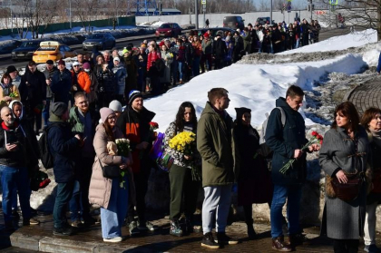 Cum au trait funeraliile lui Navalnii doi jurnalisti rusi independenti: „Oamenii veneau sa vorbeasca la camera, voiau sa se expuna”