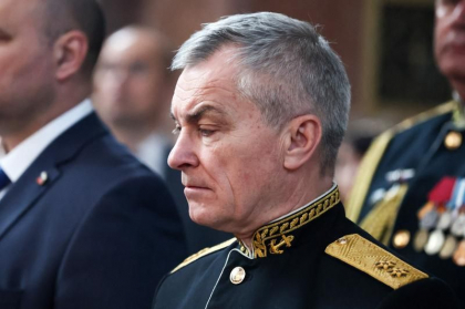 Curtea Penala de la Haga a emis mandate de arestare pentru doi dintre comandatii lui Putin: Kobylash si Sokolov sunt acuzati de crime de razboi si acte inumane
Curtea Penala de la Haga a emis mandate de arestare pentru doi dintre comandatii lui Putin: Kobylash si Sokolov sunt acuzati de crime de razboi si acte inumane
