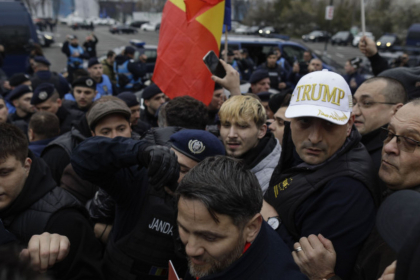 Peste 200 de moldoveni urmau sa protesteze la Bucuresti: Seful IGP: „...suma alocata era de 10 mii de euro” Peste 200 de moldoveni urmau sa protesteze la Bucuresti: Seful IGP: „...suma alocata era de 10 mii de euro”