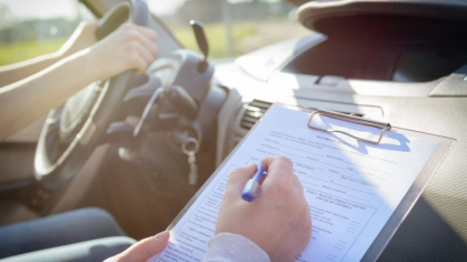 Noua persoane, trimise in judecata: Ar fi ajutat candidatii sa obtina mai usor calificativul „ADMIS” la examenul auto de la ASP Noua persoane, trimise in judecata: Ar fi ajutat candidatii sa obtina mai usor calificativul „ADMIS” la examenul auto de la ASP