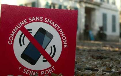 Primarul care a declarat razboi telefoanelor. A dat un un decret prin care le interzice oamenilor sa le utilizeze Primarul care a declarat razboi telefoanelor. A dat un un decret prin care le interzice oamenilor sa le utilizeze
