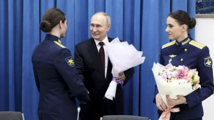 Urare cinica de 8 martie. Putin le spune „La multi ani” rusoaicelor trimise pe front in Ucraina