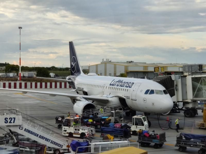 Insotitorii de bord ai Lufthansa vor fi in greva marti si miercuri, pentru cresterea salariilor
