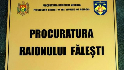 A furat un automobil si l-a condus, fiind baut crita, fara permis de conducere. Dupa ce a fost oprit de politisti, a incercat sa ofere mita. Inculpatul - condamnat la inchisoare A furat un automobil si l-a condus, fiind baut crita, fara permis de conducere. Dupa ce a fost oprit de politisti, a incercat sa ofere mita. Inculpatul - condamnat la inchisoare