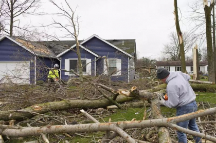 Tornade in SUA: Cel putin 3 morti si zeci de raniti in Ohio si Indiana - VIDEO Tornade in SUA: Cel putin 3 morti si zeci de raniti in Ohio si Indiana - VIDEO